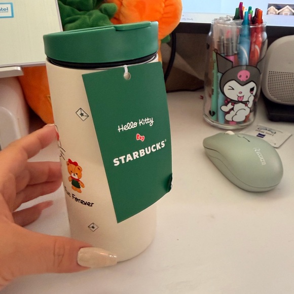 Starbucks Hello Kitty Green and White Tumbler with Plush - Picture 5 of 10